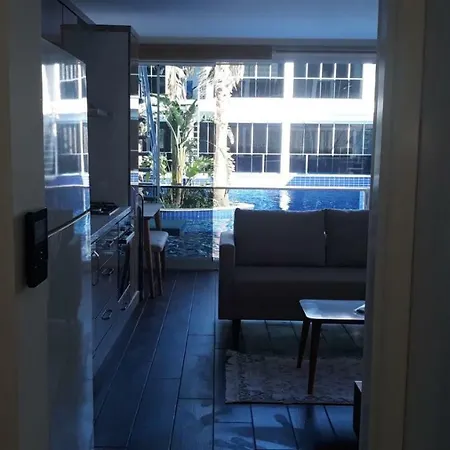 Hotel Tema Pool Lara